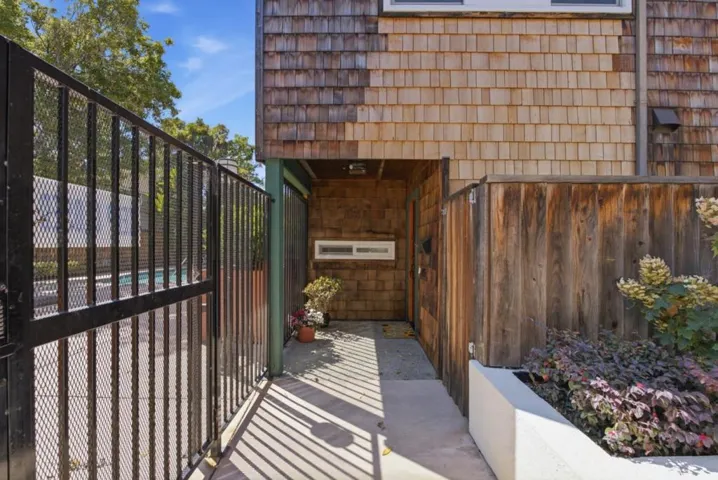 633 Forest Avenue, Palo Alto, California 94301