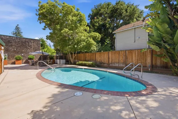 633 Forest Avenue, Palo Alto, California 94301