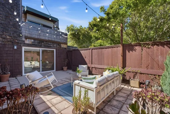 633 Forest Avenue, Palo Alto, California 94301