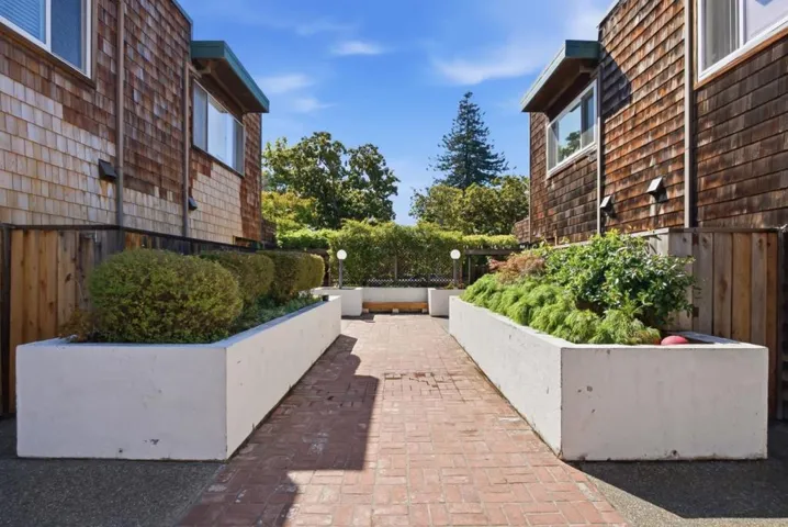 633 Forest Avenue, Palo Alto, California 94301