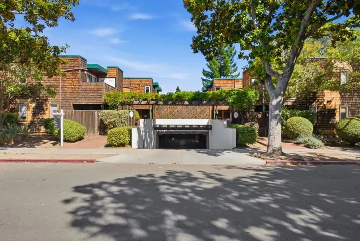 633 Forest Avenue, Palo Alto, California 94301
