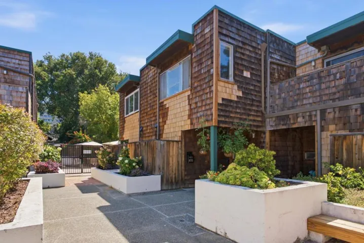 633 Forest Avenue, Palo Alto, California 94301