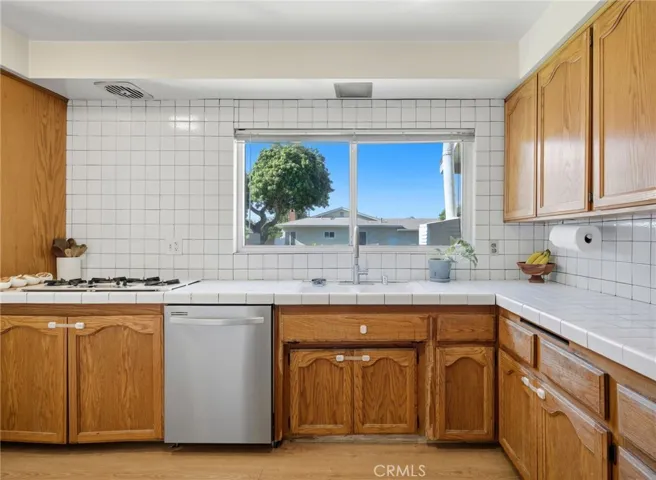 1484 W Maxzim Avenue, Fullerton, California 92833