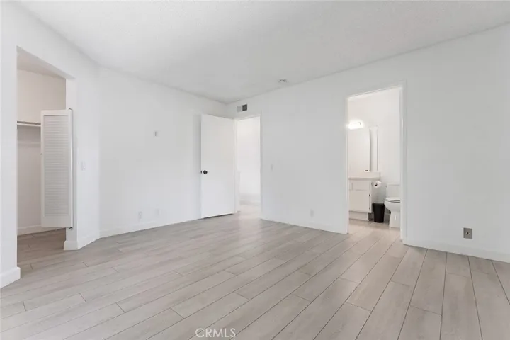 17 Hollowglen, Irvine, California 92604