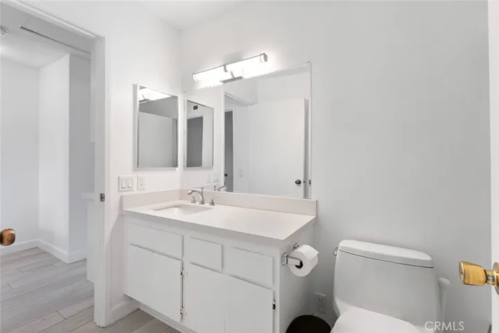 17 Hollowglen, Irvine, California 92604