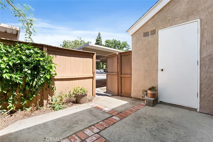 17 Hollowglen, Irvine, California 92604