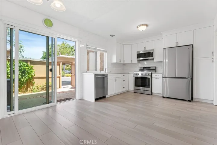 17 Hollowglen, Irvine, California 92604