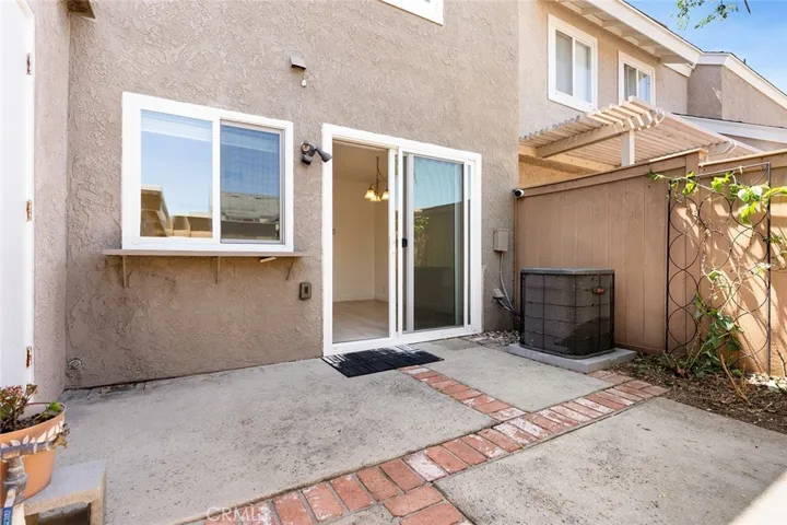 17 Hollowglen, Irvine, California 92604