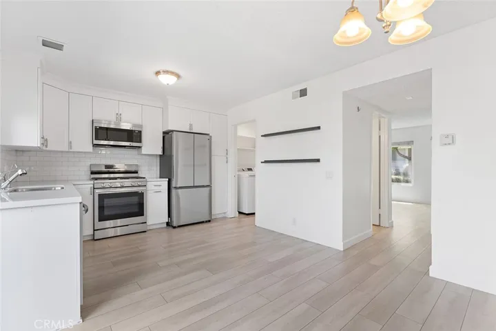 17 Hollowglen, Irvine, California 92604