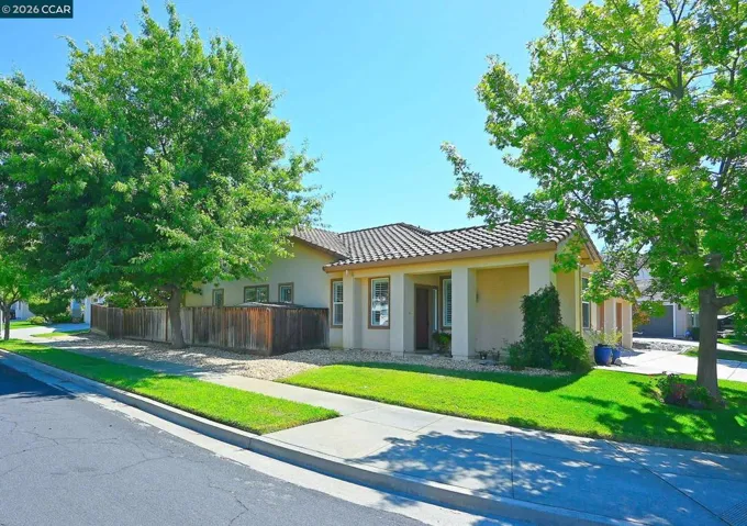 1725 Hazeltine Way, Fairfield, California 94533