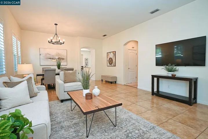 1725 Hazeltine Way, Fairfield, California 94533