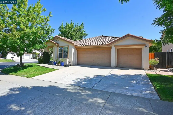 1725 Hazeltine Way, Fairfield, California 94533