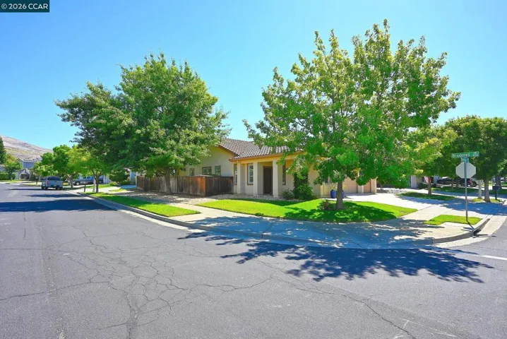 1725 Hazeltine Way, Fairfield, California 94533