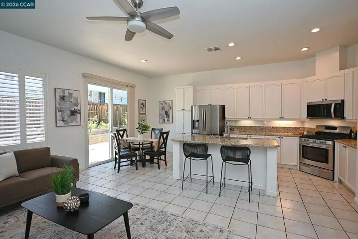 1725 Hazeltine Way, Fairfield, California 94533