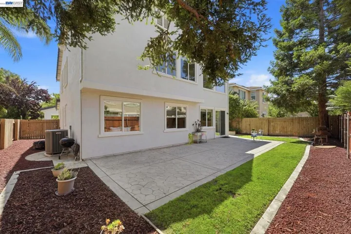 15 Vitruvius Ct, Oakley, California 94561