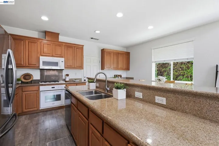 15 Vitruvius Ct, Oakley, California 94561