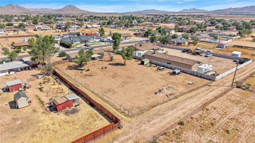 15075 Flathead Road, Apple Valley, California 92307