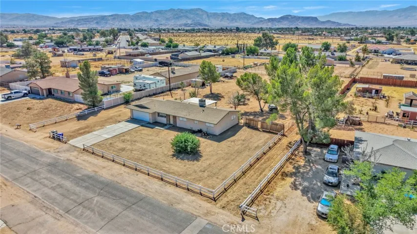 15075 Flathead Road, Apple Valley, California 92307