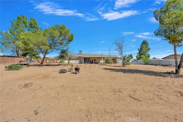 15075 Flathead Road, Apple Valley, California 92307
