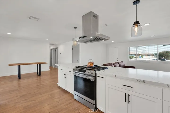 15075 Flathead Road, Apple Valley, California 92307