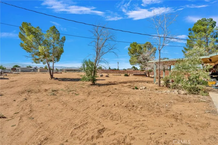 15075 Flathead Road, Apple Valley, California 92307