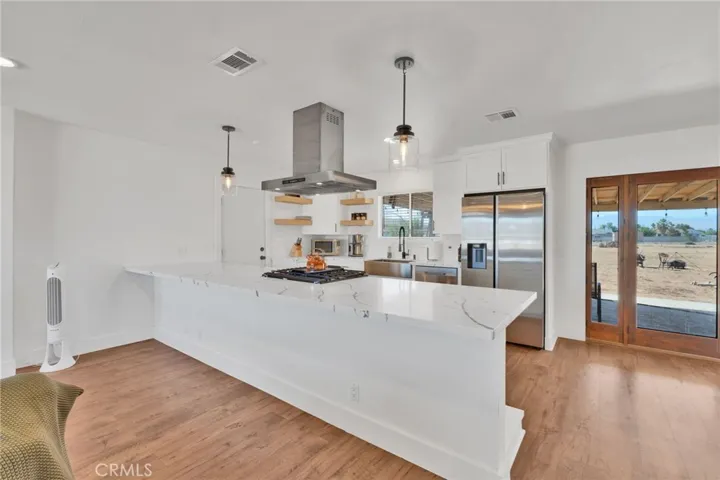 15075 Flathead Road, Apple Valley, California 92307
