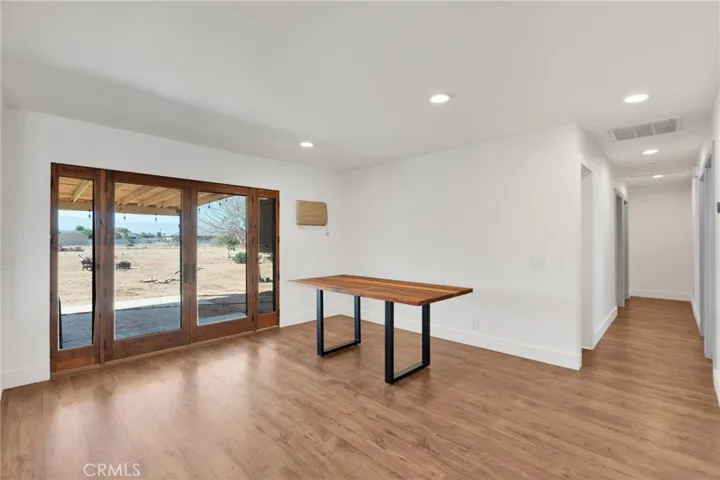 15075 Flathead Road, Apple Valley, California 92307