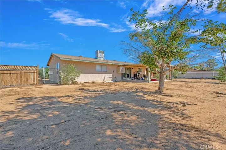 15075 Flathead Road, Apple Valley, California 92307
