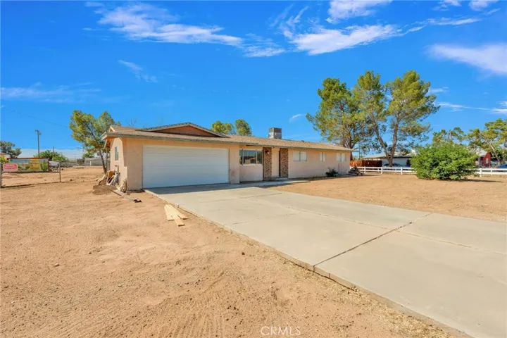 15075 Flathead Road, Apple Valley, California 92307