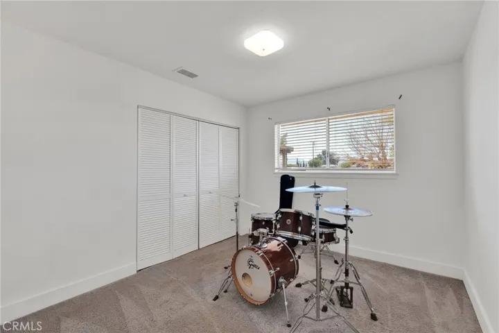 15075 Flathead Road, Apple Valley, California 92307