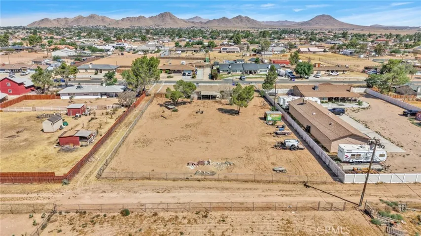 15075 Flathead Road, Apple Valley, California 92307