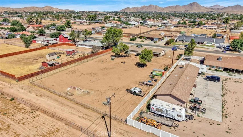 15075 Flathead Road, Apple Valley, California 92307