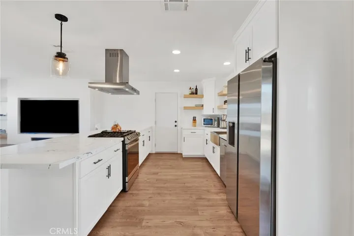 15075 Flathead Road, Apple Valley, California 92307