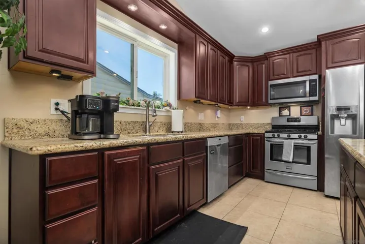 5371 Swarthmore St., La Mesa, California 91942