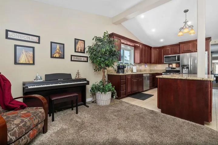 5371 Swarthmore St., La Mesa, California 91942