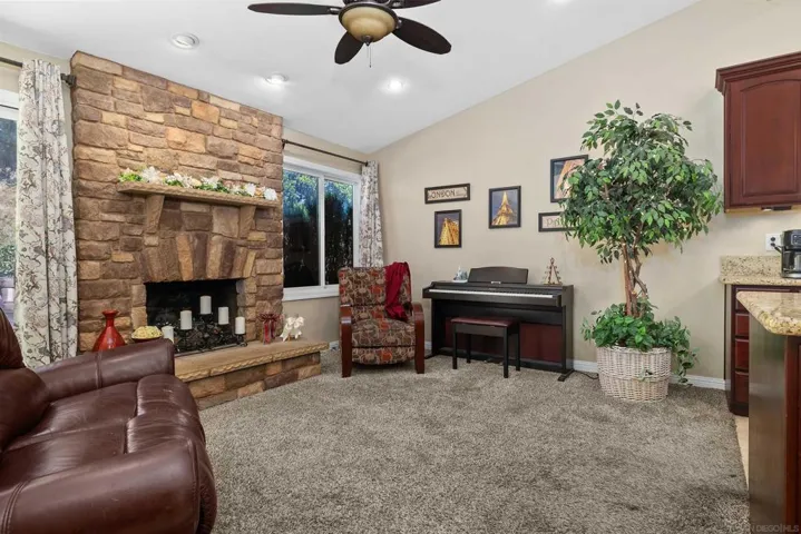 5371 Swarthmore St., La Mesa, California 91942