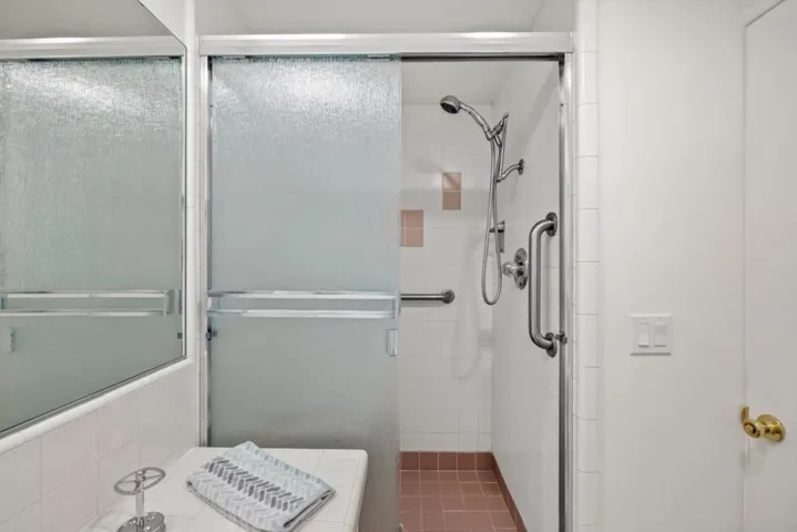 810 Lighthouse Avenue 206, Pacific Grove, California 93950