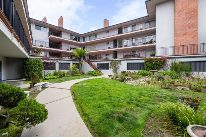 810 Lighthouse Avenue 206, Pacific Grove, California 93950