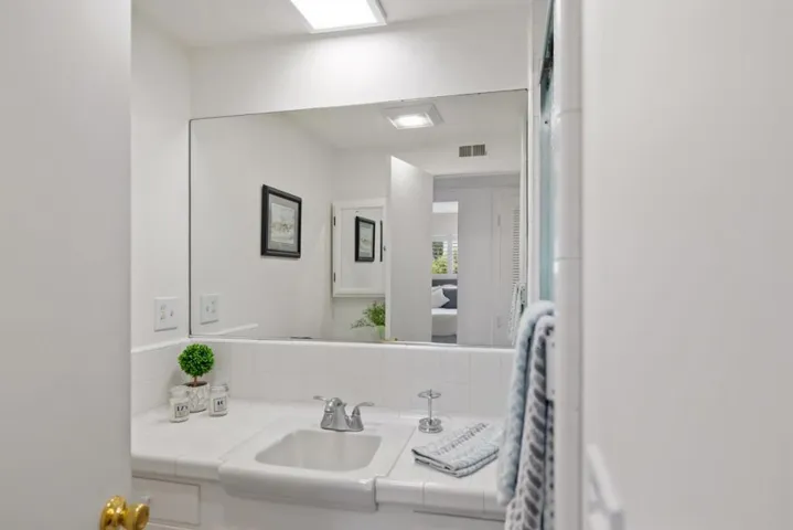 810 Lighthouse Avenue 206, Pacific Grove, California 93950