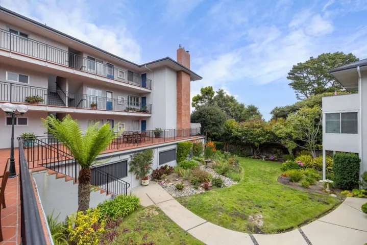 810 Lighthouse Avenue 206, Pacific Grove, California 93950