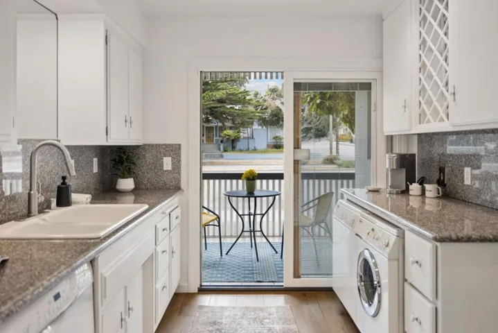 810 Lighthouse Avenue 206, Pacific Grove, California 93950