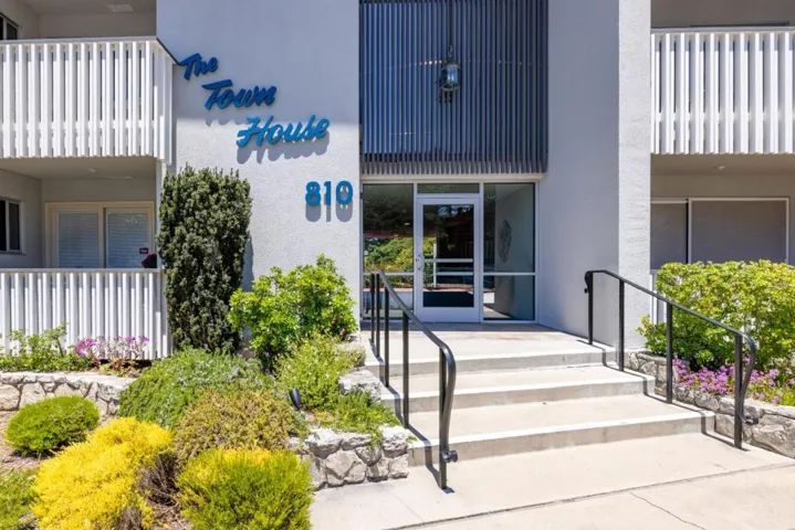810 Lighthouse Avenue 206, Pacific Grove, California 93950