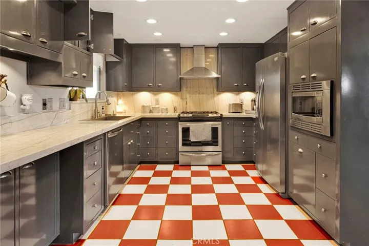 11590 Peach, Hesperia, California 92345