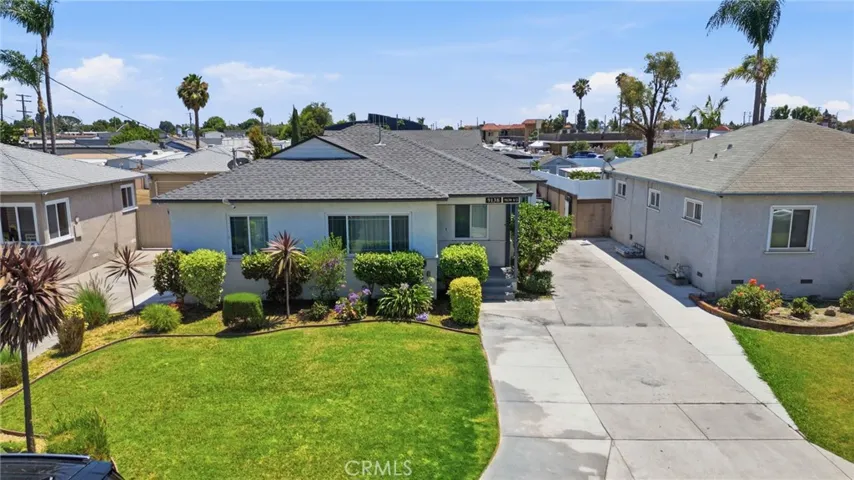 9138 Rendalia, Bellflower, California 90706