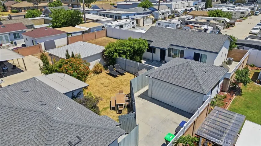 Detached garage
