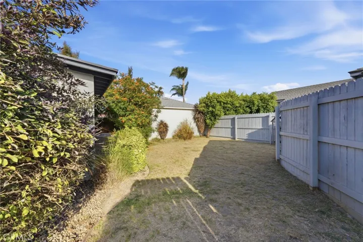 Back yard of front house
