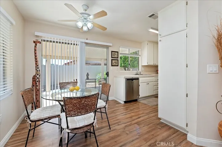 Dining Area & Kitchen