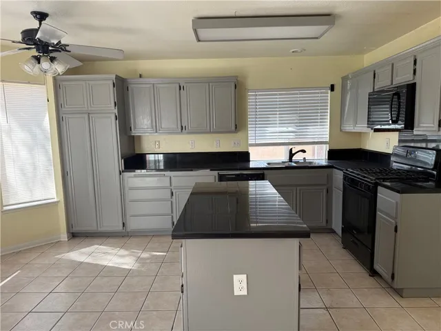 828 Greenwich Court, Hemet, California 92545