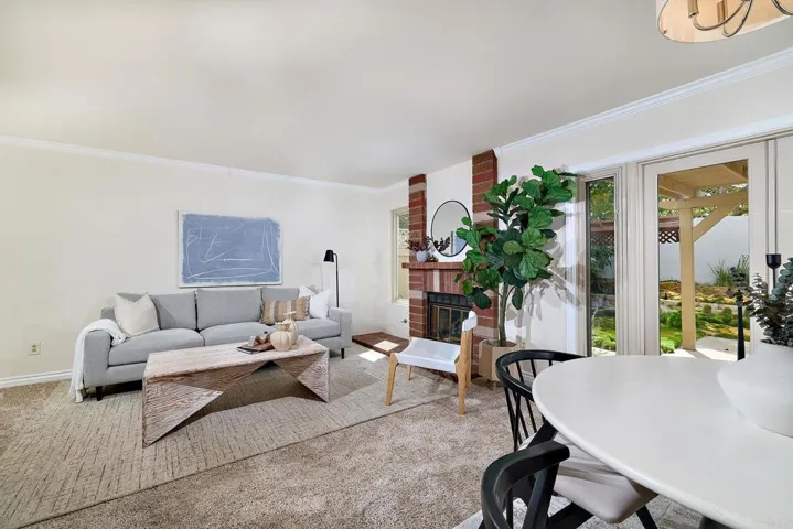 6926 Peach Tree Rd., Carlsbad, California 92011