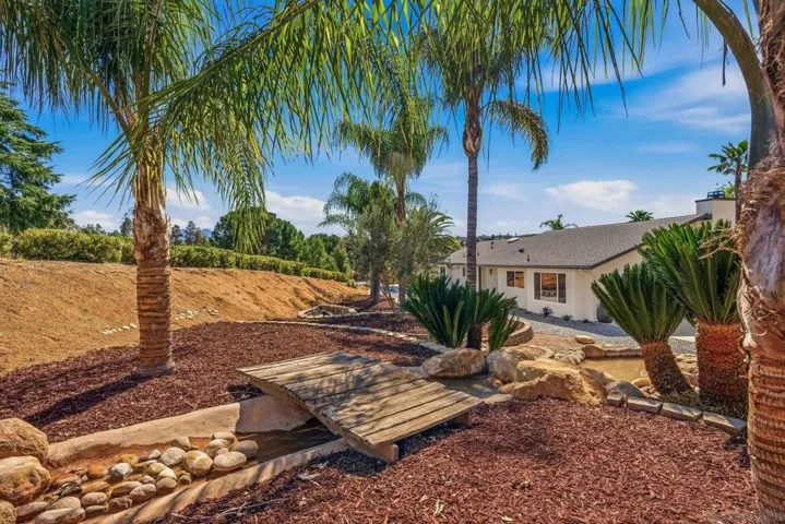 24763 Leada Way, Ramona, California 92065